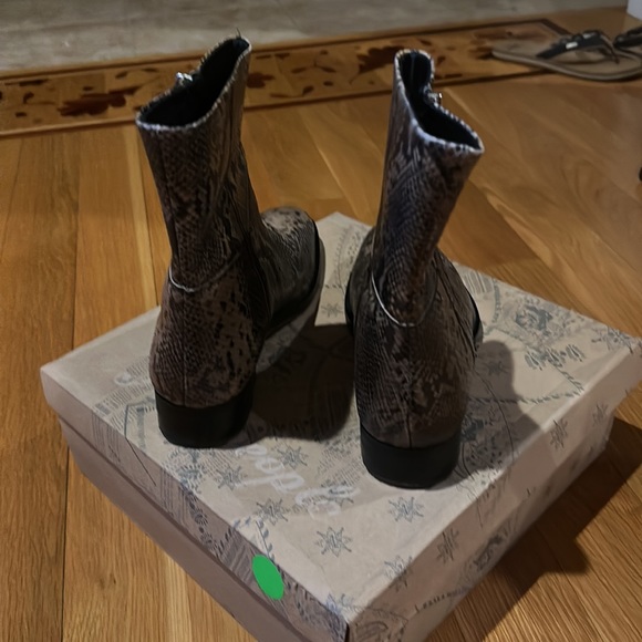 FREE PEOPLE women’s Luna Natural Snakeskin Print Leather Ankle Boots Size 38 - Picture 7 of 16